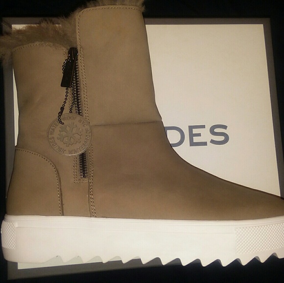 J/SLIDES WOMEN BOOTS***SIZE 10] - Picture 2 of 4